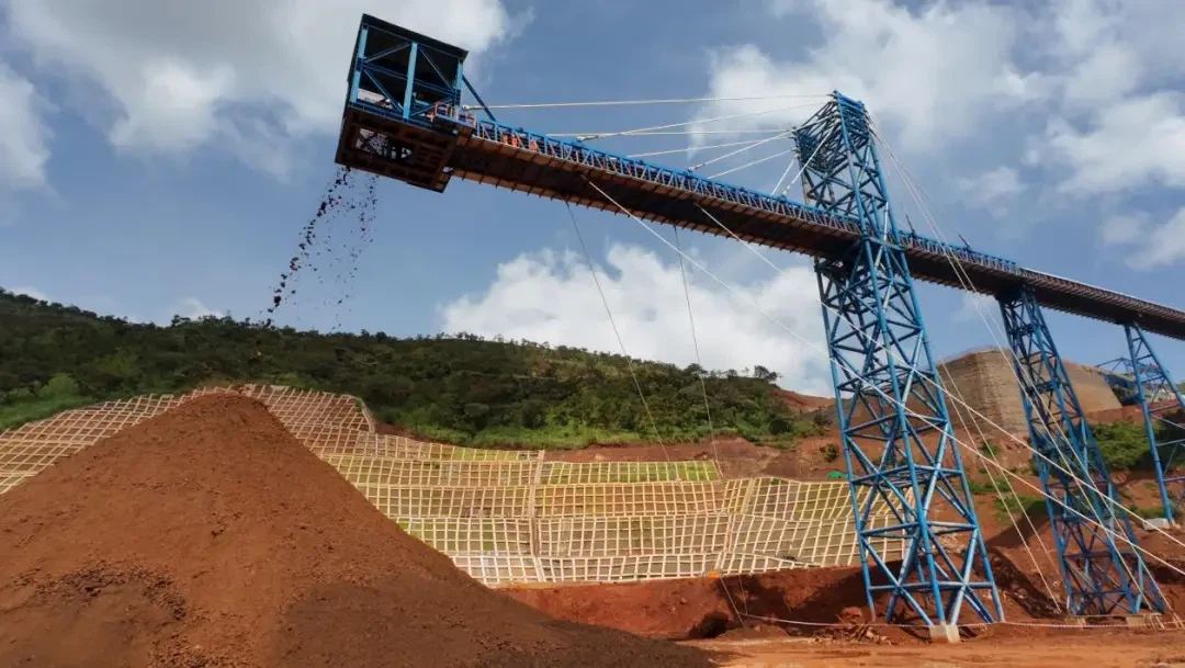 פרויקט עפרות הברזל של גינאה סימנדו הוכנס לייצור ניסיון